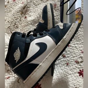 Air Jordan 1 Mid 'Armory Navy'